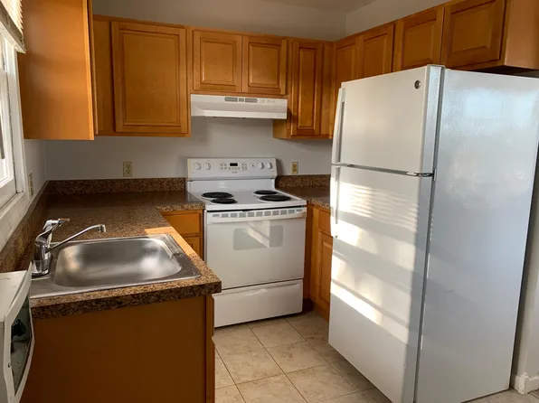 615 Long Hill Rd #C, Groton, CT 06340