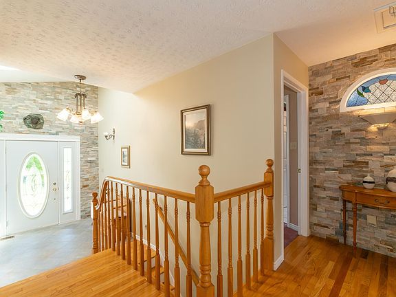 5th image of 27 Basin View Ln