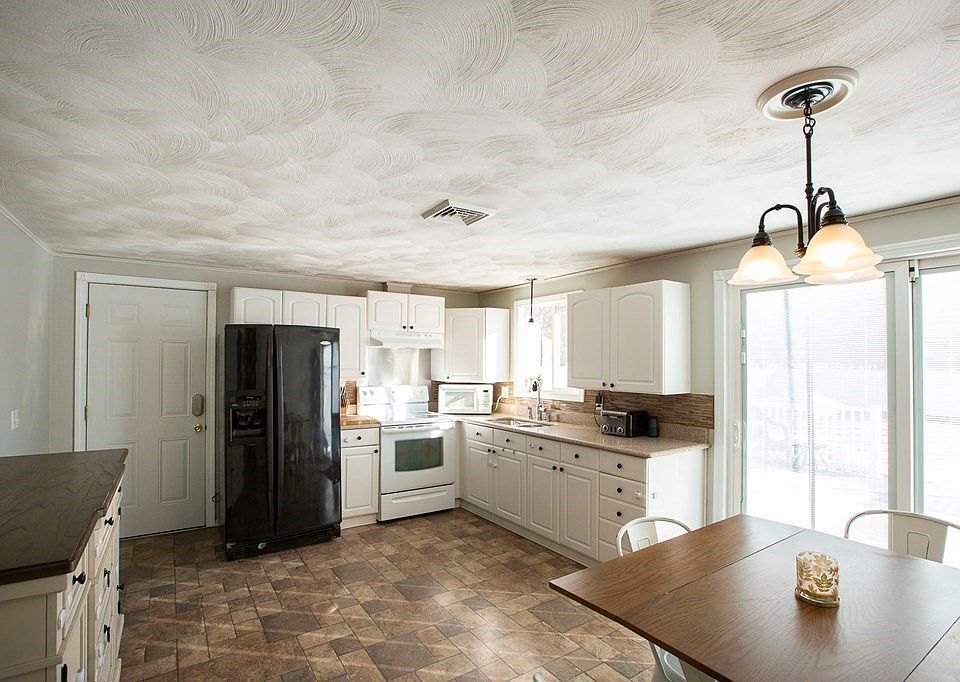 513 Sharps Lot Rd, Swansea, MA 02777 Zillow