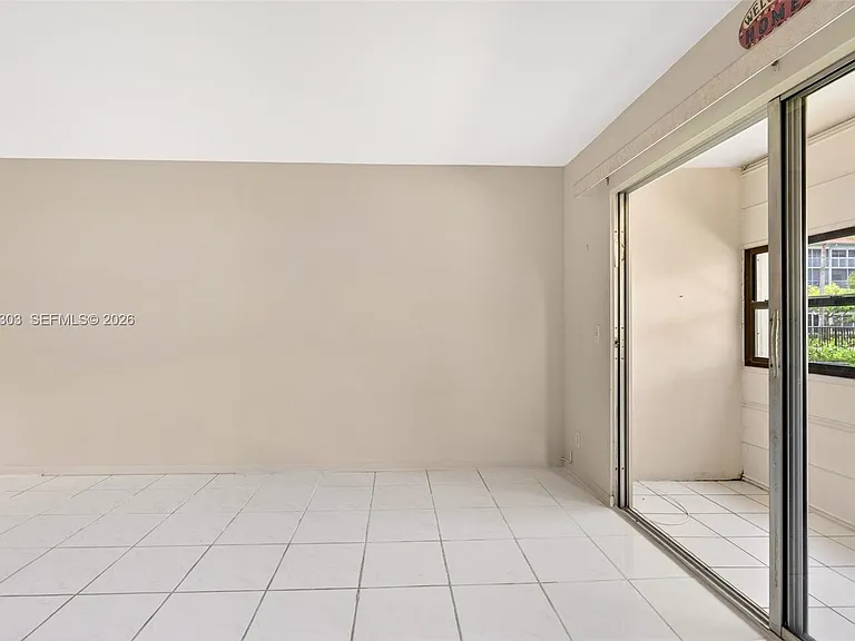 1400 SW 124th Ter #111Q — Photo 13