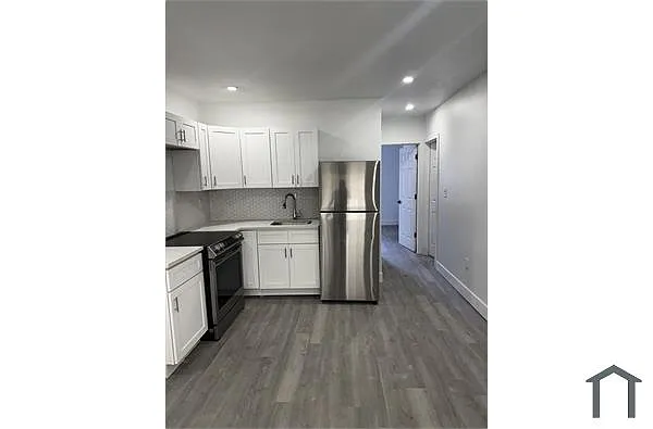 Building Photo - 2516 S Dewey St #2