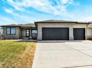 2542 N Emerald Ct, Andover, KS 67002