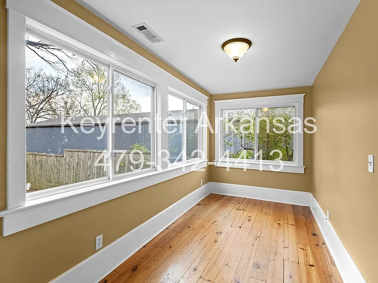 224 S Church Ave — Photo 23