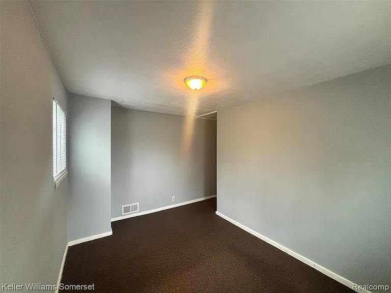 32057 Cheboygan Ct — Photo 11