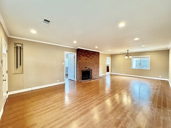 4th image of 3801 Pacific Blvd