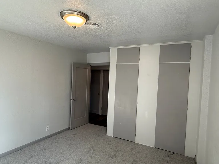 410 Quincy St — Photo 8