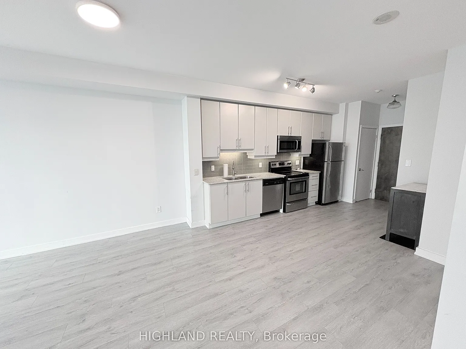 1 bed, $2,490 — Photo 2