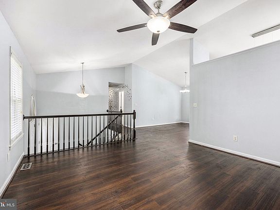 3rd image of 11114 Ascot Cir