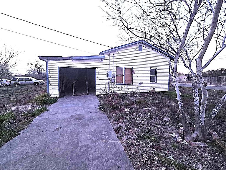 Listing photo 4