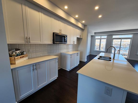 2nd image of 611 Knotridge St #1