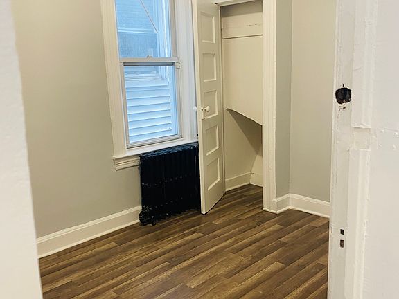 2nd image of 224 Bayview Ave Floor 1