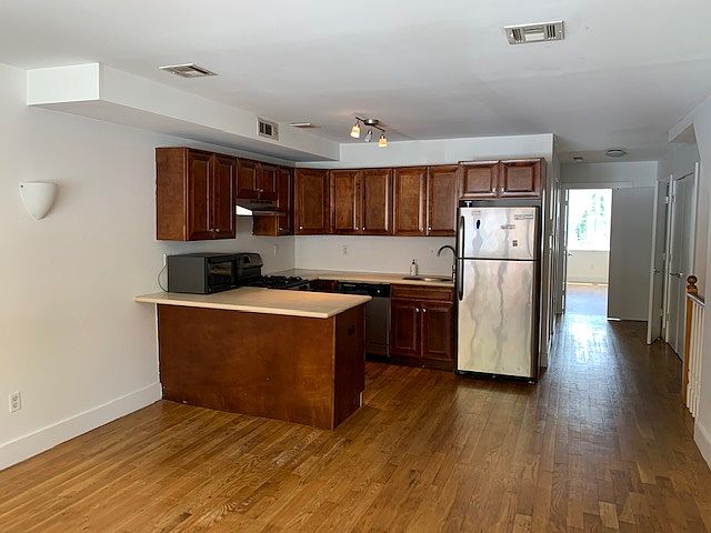 1st image of 86 Lorraine St APT 1