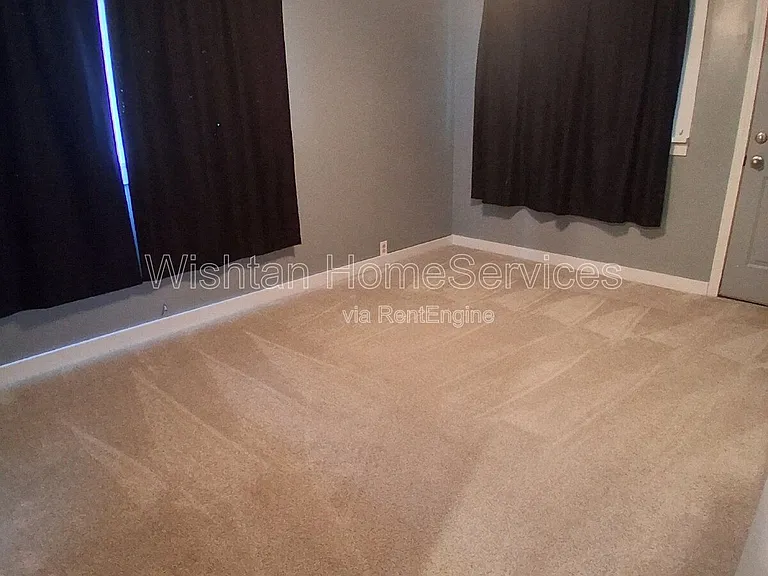 701 N E St — Photo 5