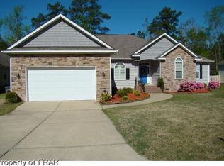 865 Satinwood Ct, Fayetteville, NC 28312