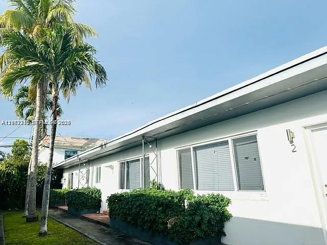 Biscayne Bch Sub — Photo 2