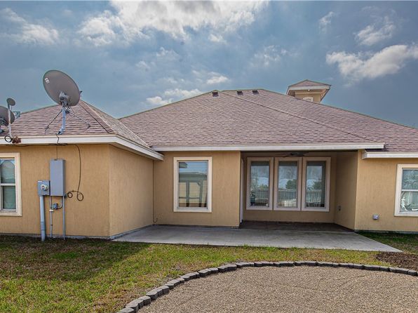 1802 The Park Dr, Kingsville, TX 78363