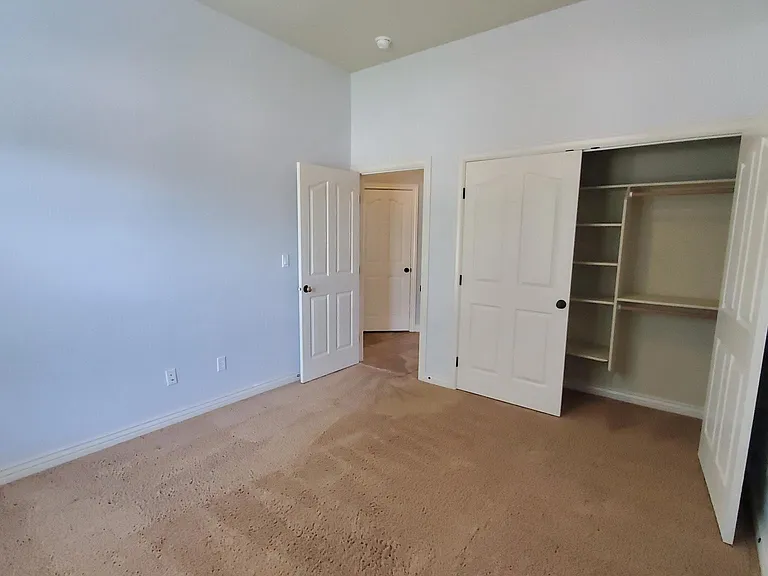 1828 E Serchio Ct — Photo 14