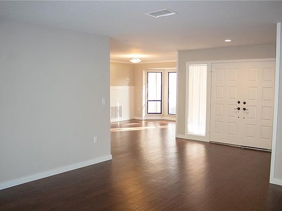 2nd image of 4325 Oak View Dr