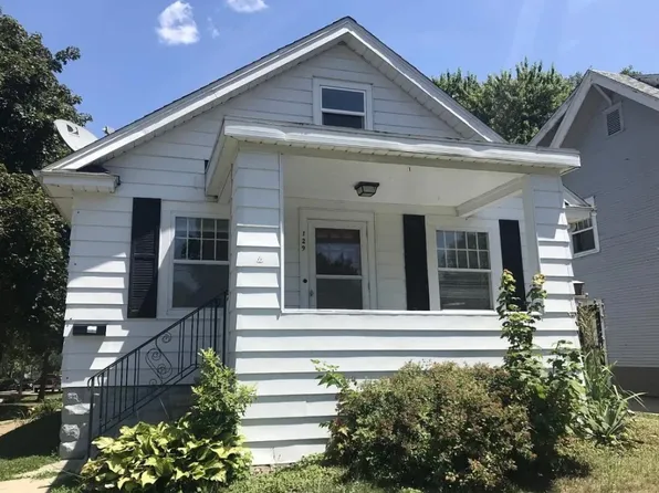 129 13th St NW, Cedar Rapids, IA 52405