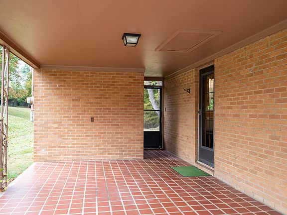 4th image of 1211 McCoy Cir