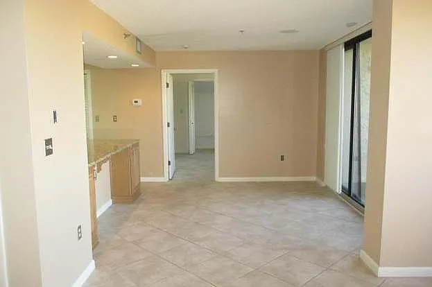 402 Port Royal Way — Photo 47