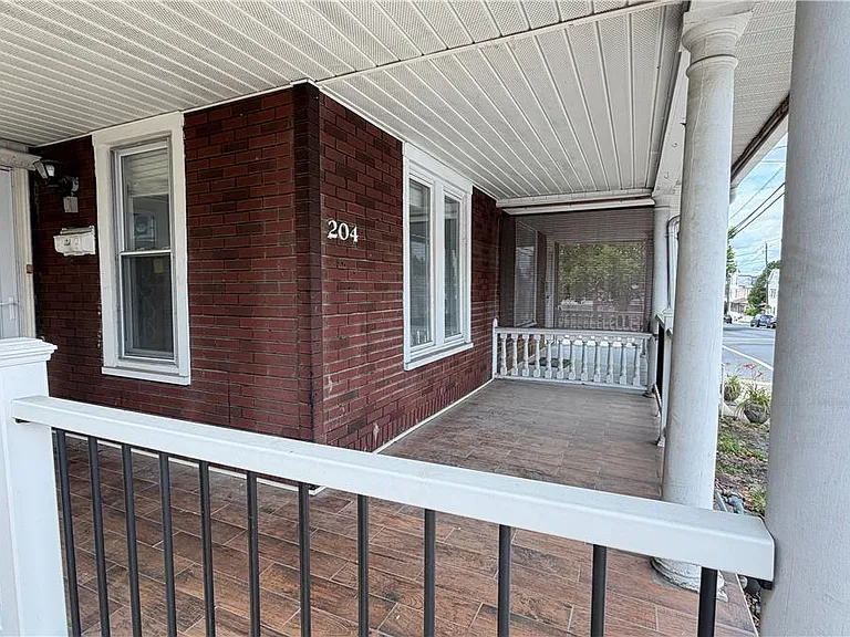 204 S Carlisle St — Photo 3
