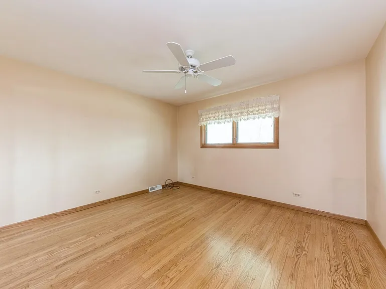 1807 N Larch Dr — Photo 11