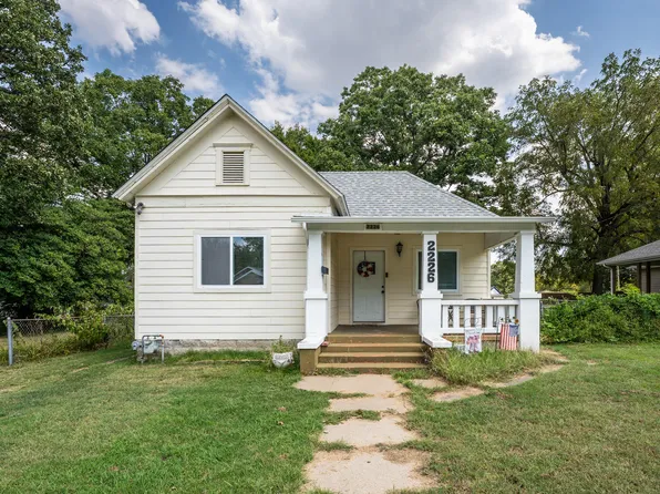 2226 N Jefferson Avenue, Springfield, MO 65803