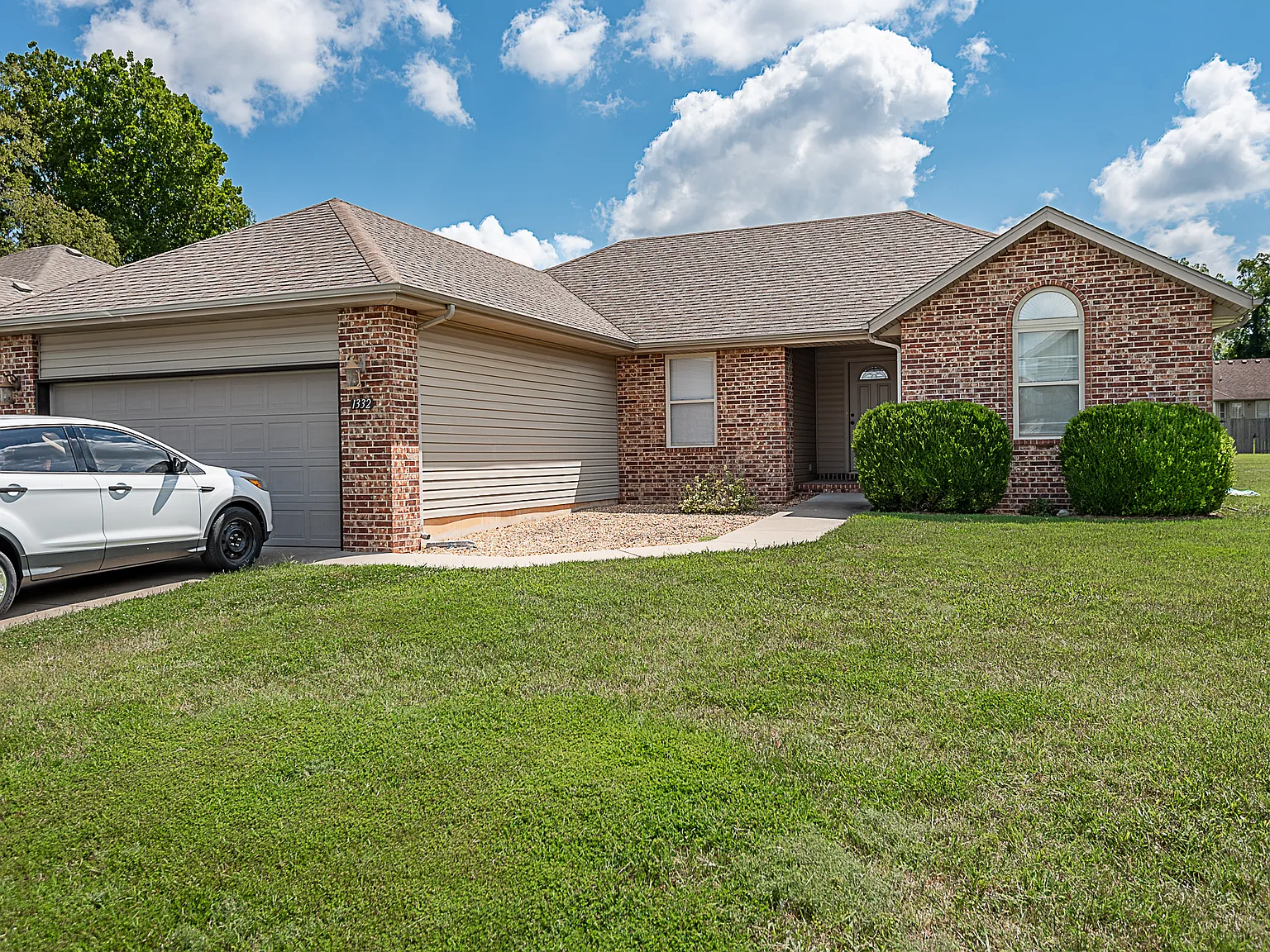 4 bed, 1408 sqft, $1,995 — Photo 3
