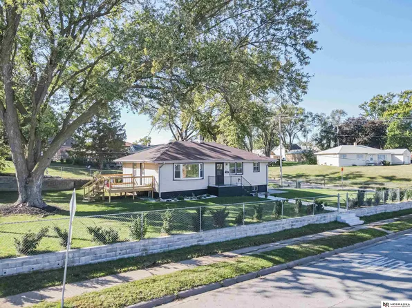 3813 Redick Ave, Omaha, NE 68112