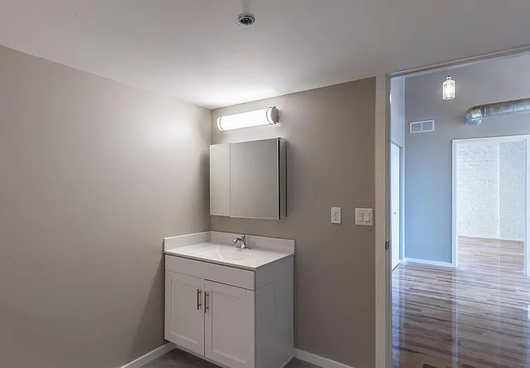 116 N 4th St #216 — Photo 9