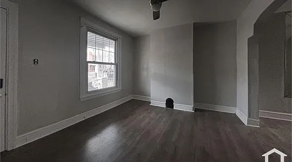 5714 N Beechwood St — Photo 9