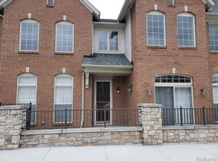 23 N Squirrel Rd, Auburn Hills, MI 48326