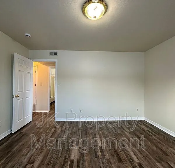 1210 5th St S #10 — Photo 10