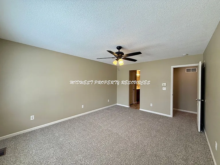 9002 E 85th St — Photo 10