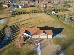 24420 Rice Lake Dr, Lakeville, MN 55044