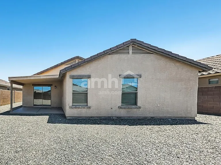 2324 S 238th Ln — Photo 16