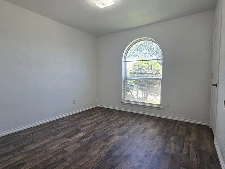 902 Rockwall Dr — Photo 6