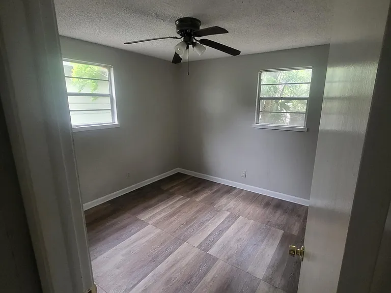 1103 Grant St — Photo 10