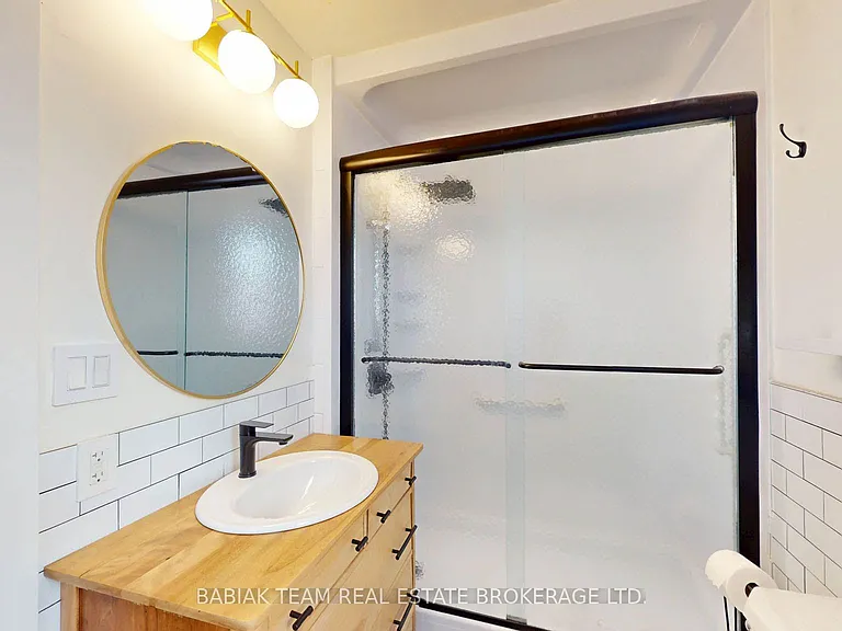 40 Alexander St — Photo 21