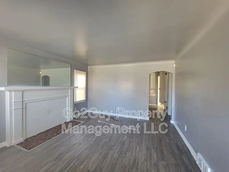 3 bed, 1.0 bath, 1000 sqft, $1,500 — Photo 4