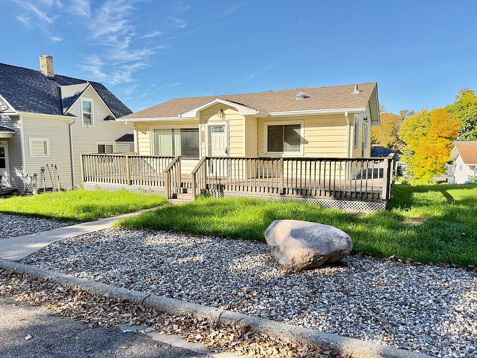 1st image of 308 2nd St SE