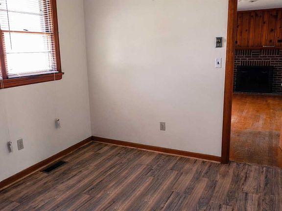 5th image of 1503 Traylor Ln