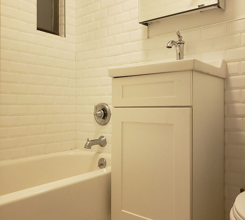 1st image of 1713 2nd Ave #3RE