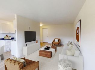 11 Eccleston Dr #405, North York, ON M4A 1K2