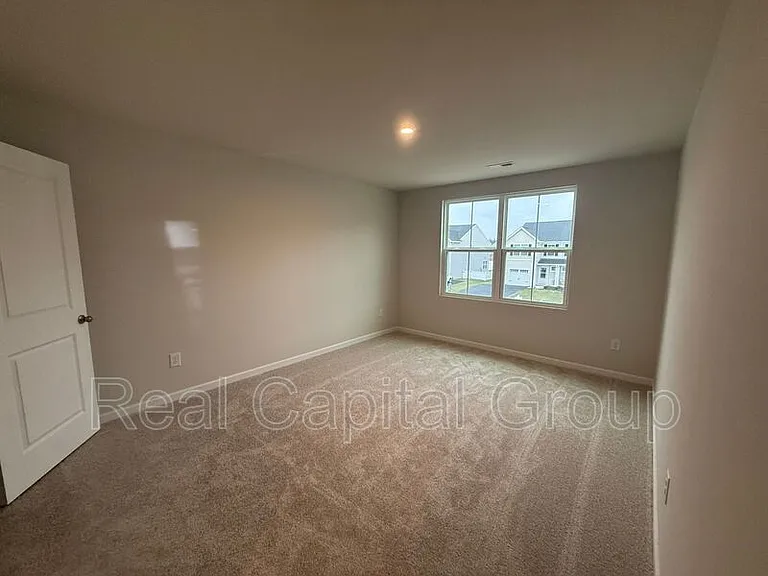 106 South Dr — Photo 31
