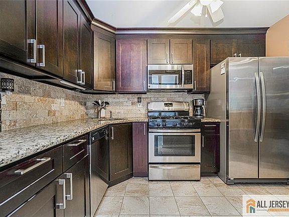 4th image of 1310 Stoneridge Cir