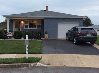 22 Montreal Ct, Toms River, NJ