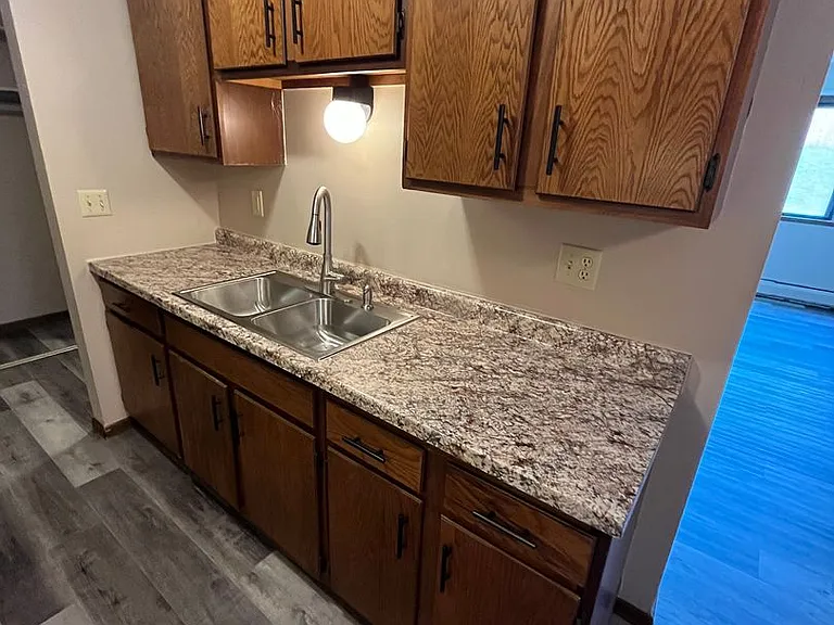 Oakridge Apartments — Photo 30