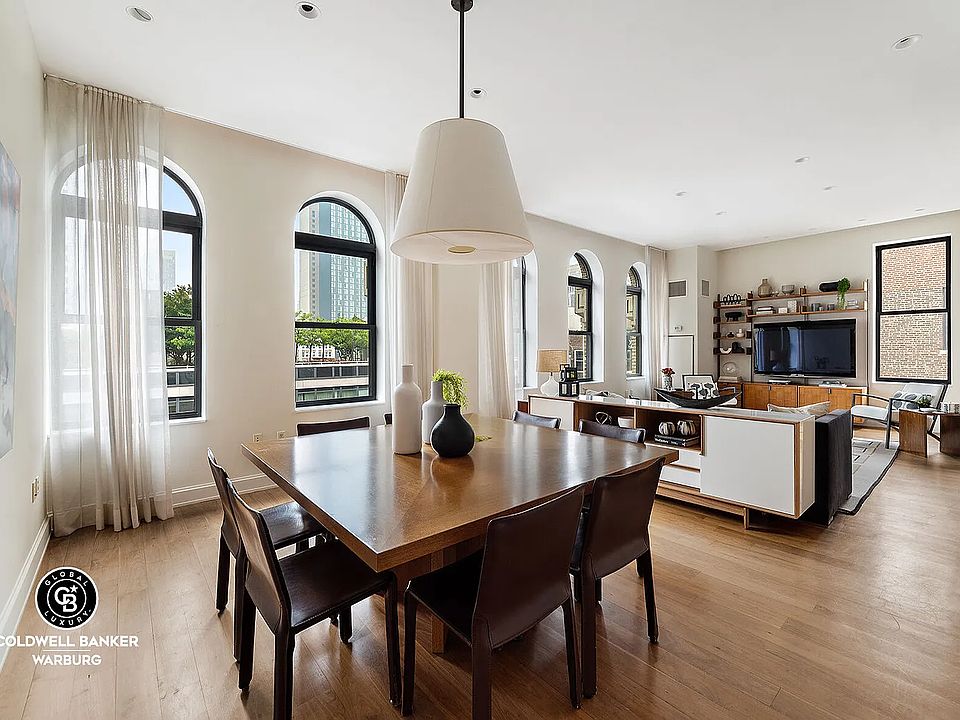 1st image of 140 W 22nd St Penthouse B
